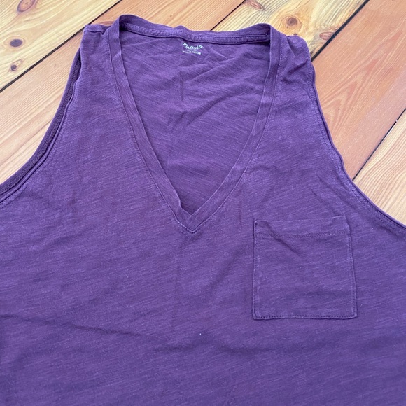 🔴 Madewell purple v-neck tank, size large - Picture 2 of 4